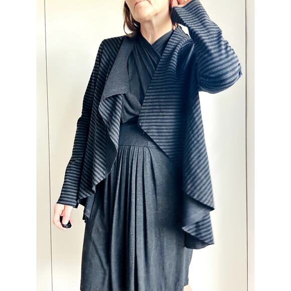 People Like Frank Cardigan jacket Size 6/M Black Grey Lagen Look Midi Length - Picture 1 of 11
